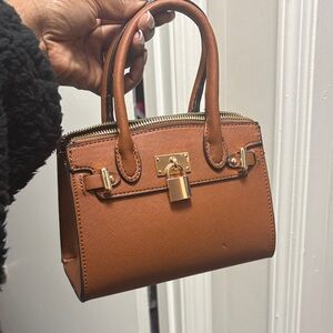 Elegant Brown Handbag
